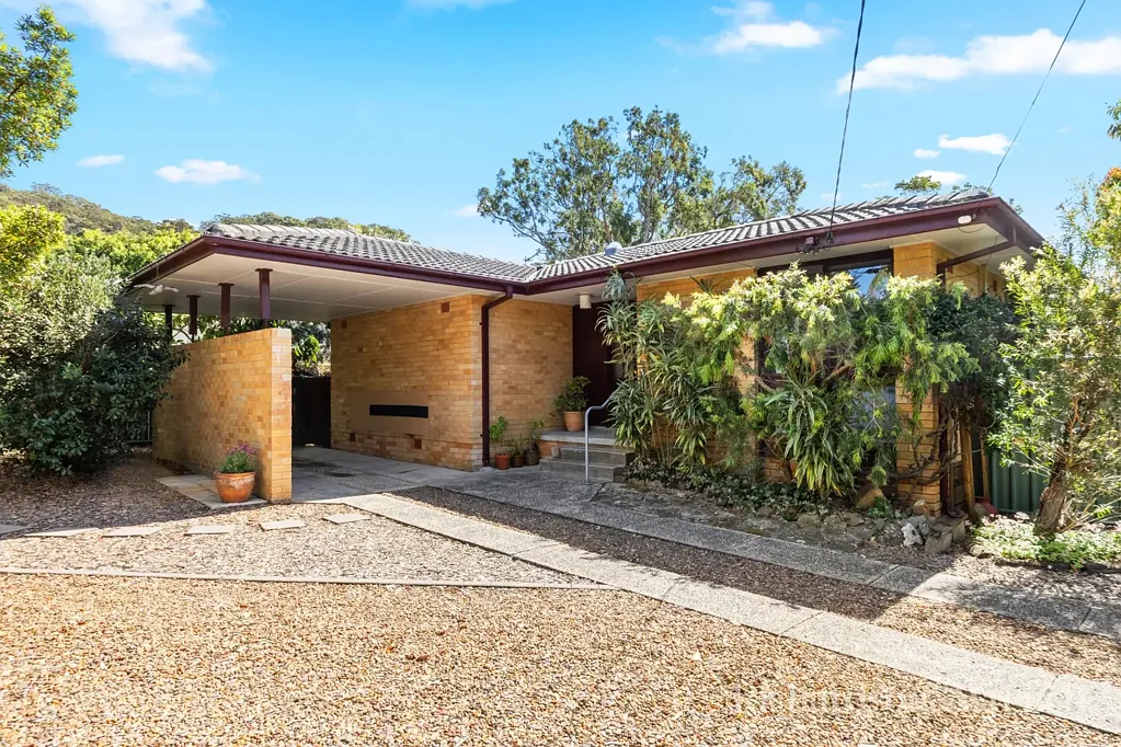 Woy Woy 3બેડરૂમ Private Corner Block with Exceptional Outdoor Living in the Heart of Woy Woy