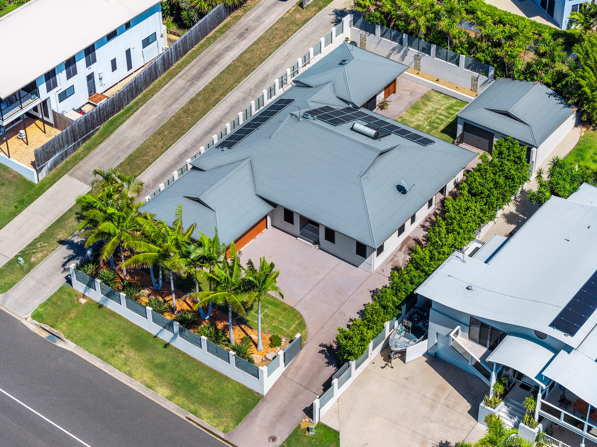 14 LIGHTHOUSE DR, BOYNE ISLAND QLD 4680, 0房, 0浴, House