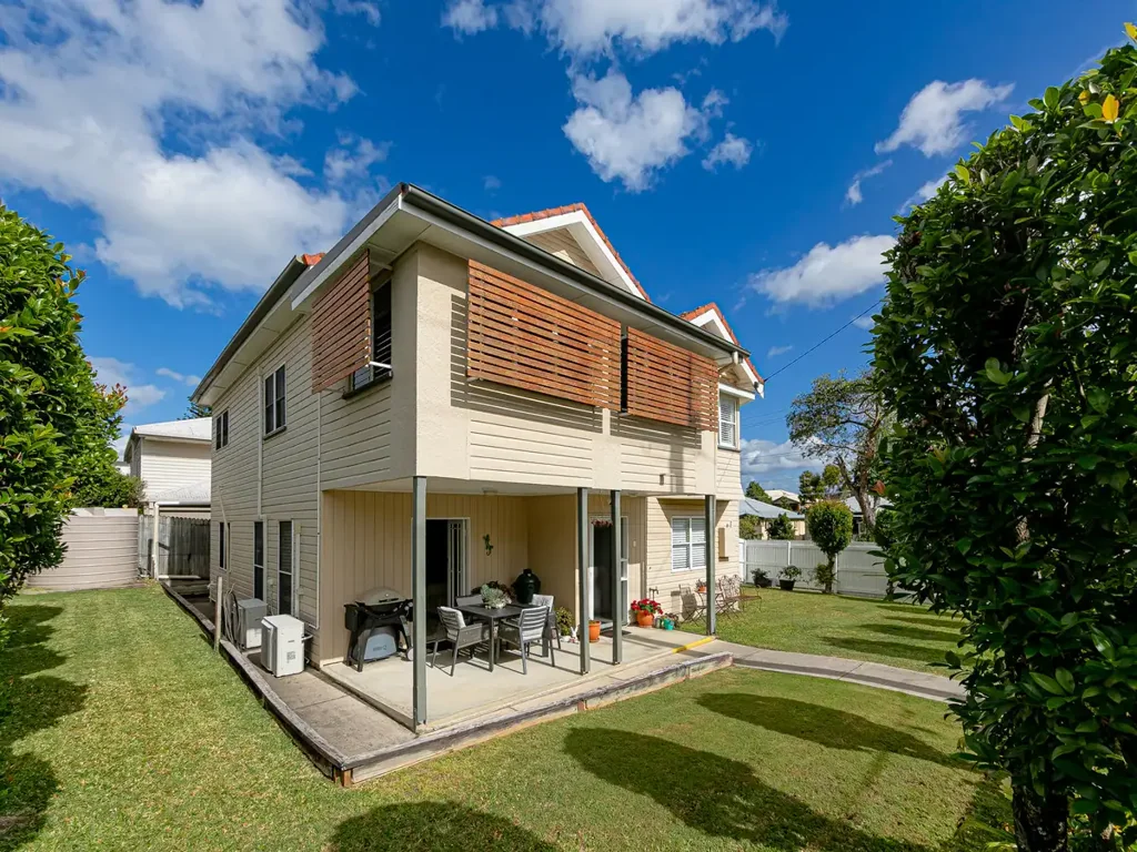 Kedron 4 Slaapkamer Character family home, Kedron Avenue location!