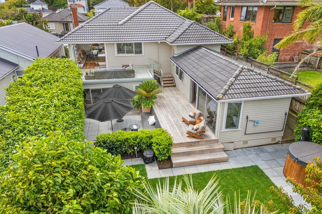 Three Kings 4 Bedroom High-spec, flexible family home by Mt Eden border