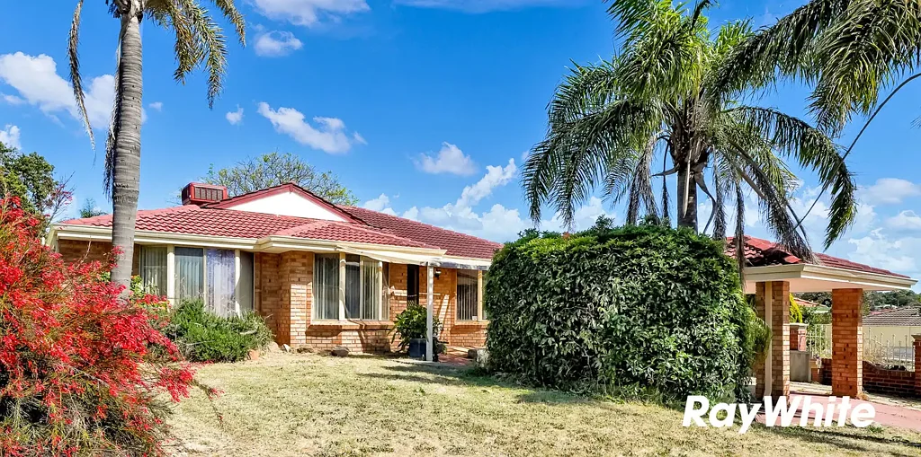 Mirrabooka 4Kwarto 4 bedrooms, 2 living areas, 753 sqm block!