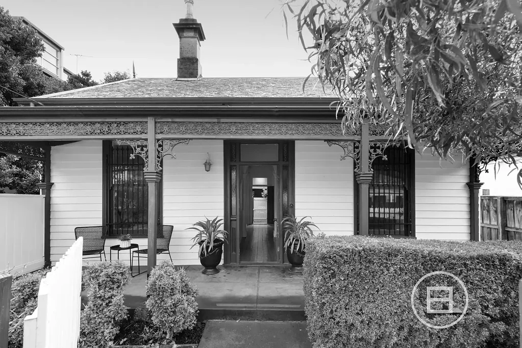 St Kilda 3ห้องนอน Auction Saturday 27th June at 1:30pm
