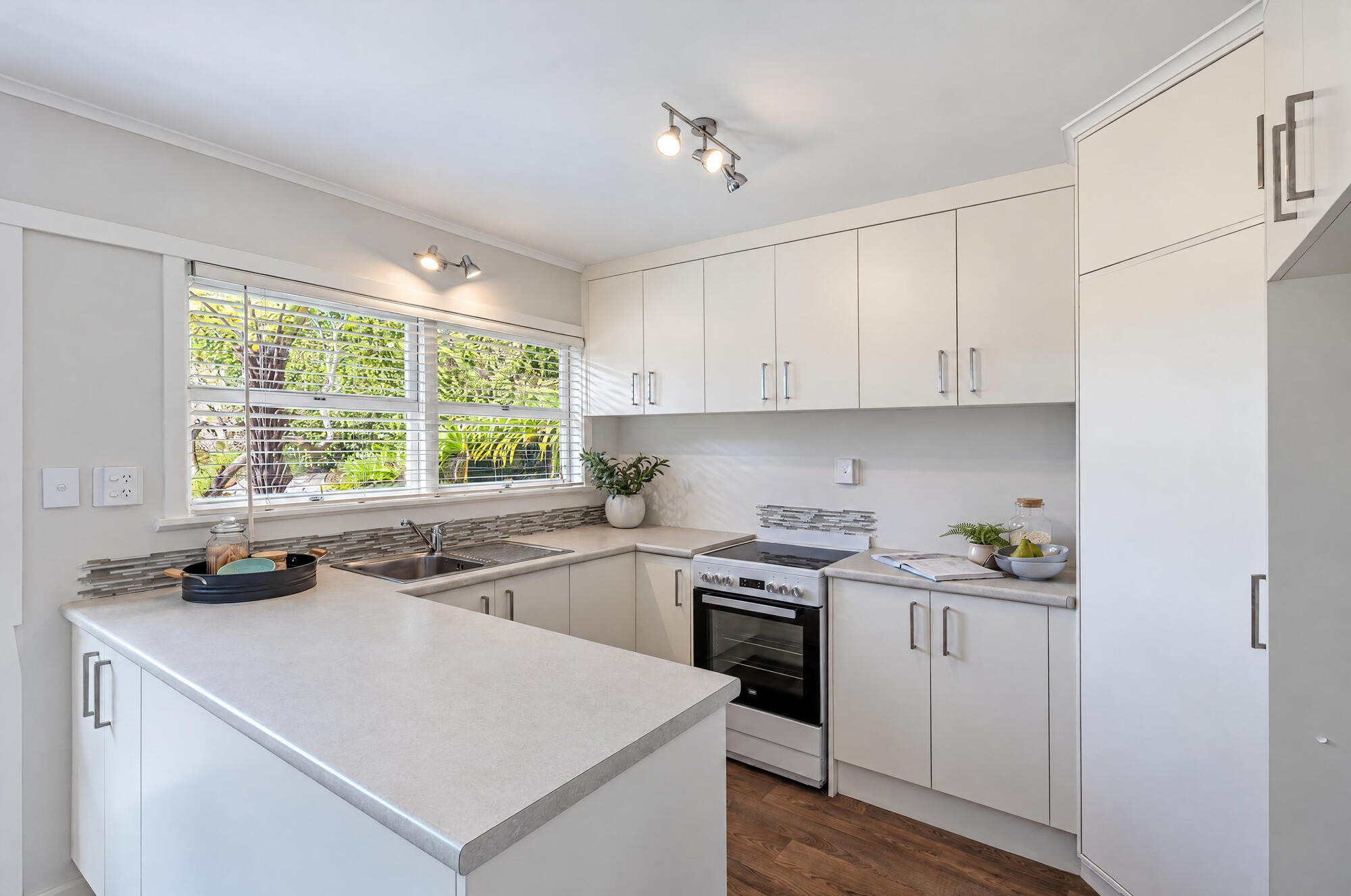 16 Montgomery Crescent, Cockle Bay, photo 3
