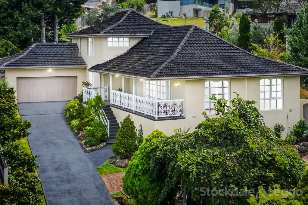 Wheelers Hill 5Zimmer Renovated entertainers’ oasis in a coveted enclave
