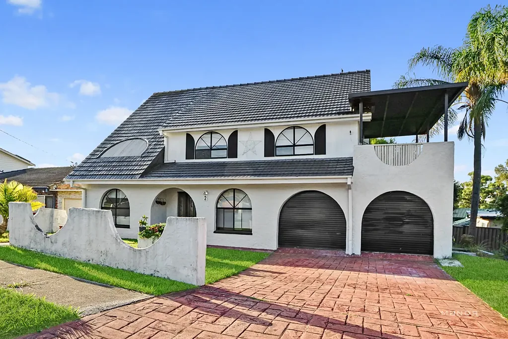 Seven Hills 5ਬੈੱਡਰੂਮ Elegant Family Living in the Heart of Seven Hills!