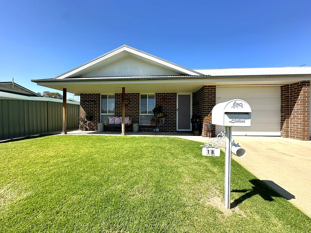 18 Berthong Street, Young, NSW 2594