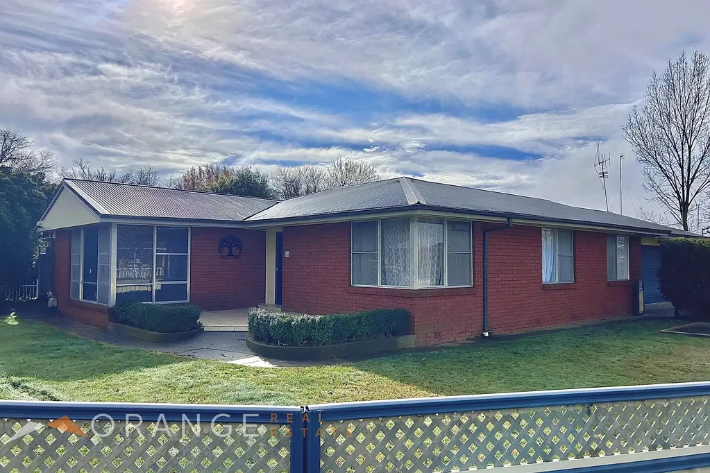 SPACIOUS FAMILY HOME IN QUIET LOCATION