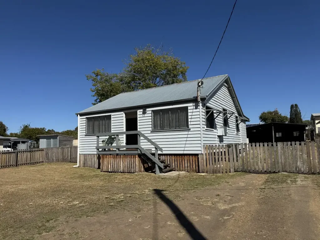 63 Flinders Street, Monto, QLD 4630