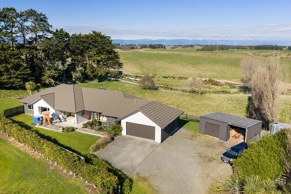 Feilding 4غرفة نوم So close to town