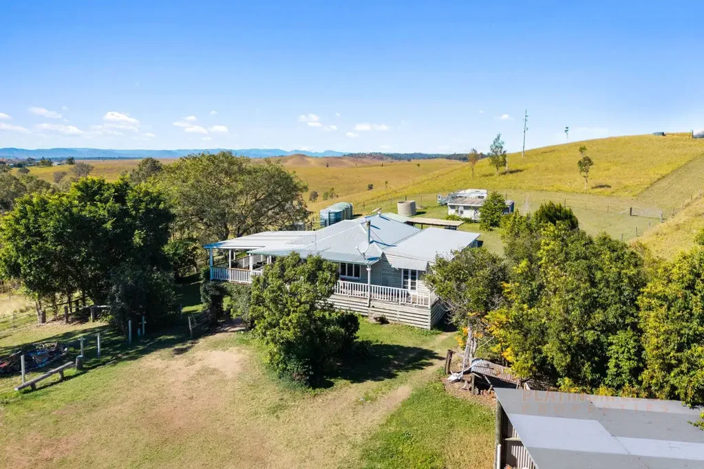 Knapp Creek 4غرفة نوم 50 Acre Lifestyle Retreat with Queenslander Charm & Spectacular Mountain Views – Available To Inspect