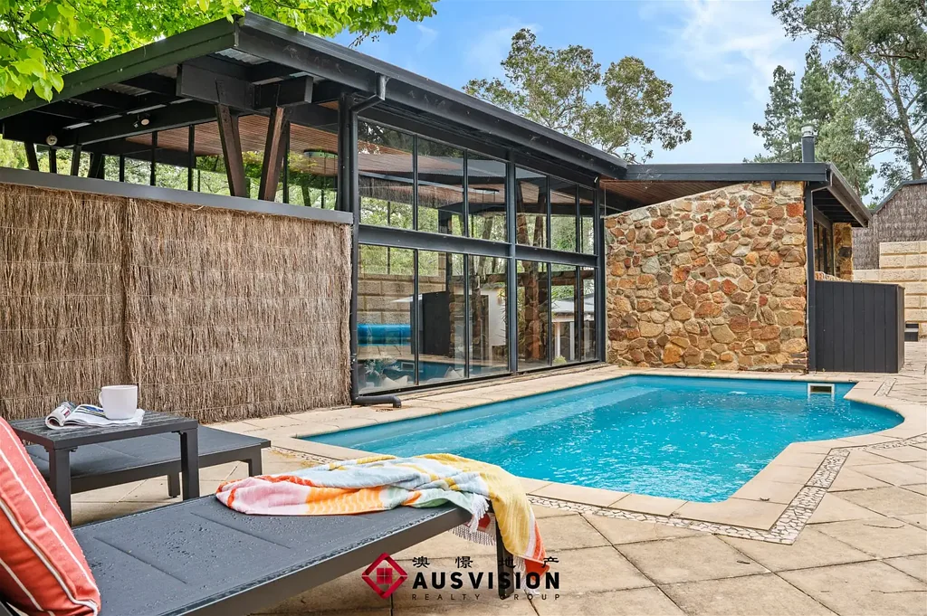$1500/w Fully Furnished and Equipped Luxury Hills Retreat in Lesmurdie