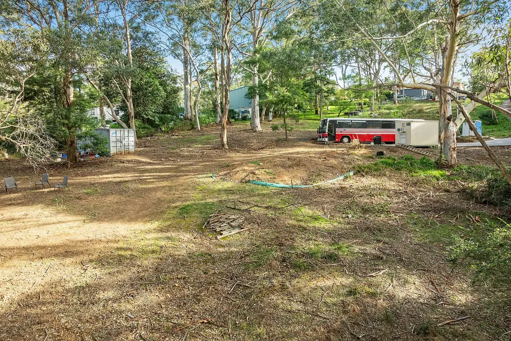 Springwood 一英亩私密林地 三相电源已接通 重型车道设计 优质学校近邻 低维护自然美景 Hidden Acreage Just Minutes from Springwood Village