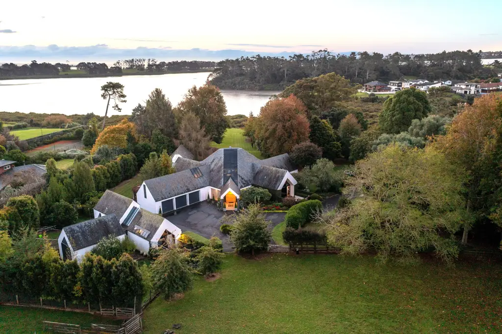 Karaka 4房  Stunning Waterfront Estate