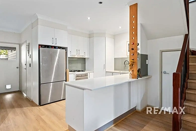 2/96 Hyde Road, Yeronga, QLD 4104, 3 Bedrooms, 2 Bathrooms, Townhouse