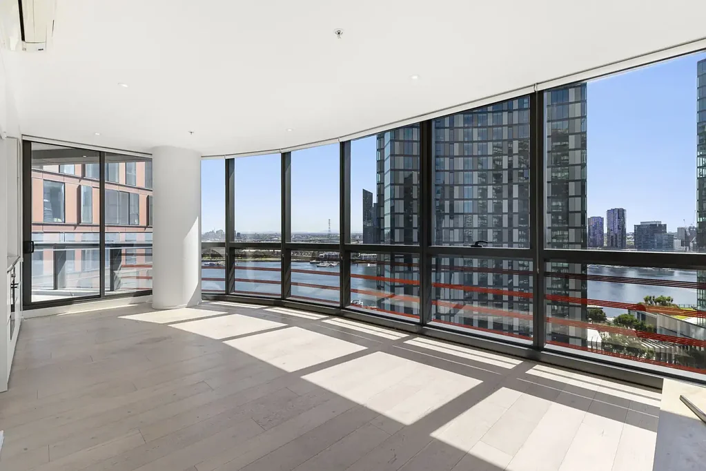 Perfect Location - Secure Building and Stunning Views