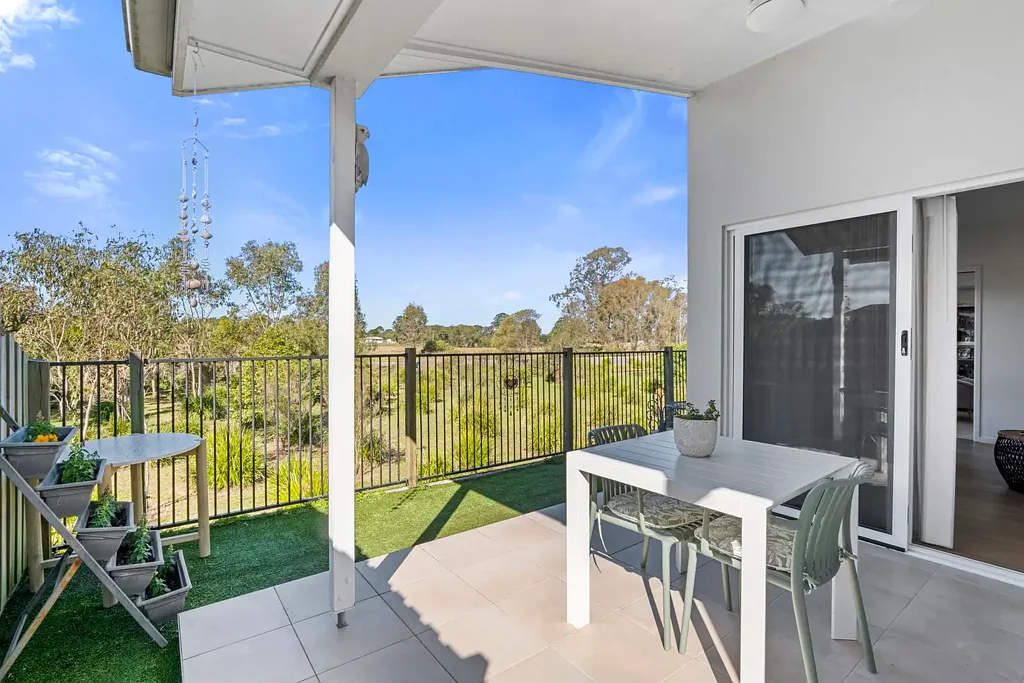 Bethania 3 Bedroom Million Dollar Views – No Back Neighbours!