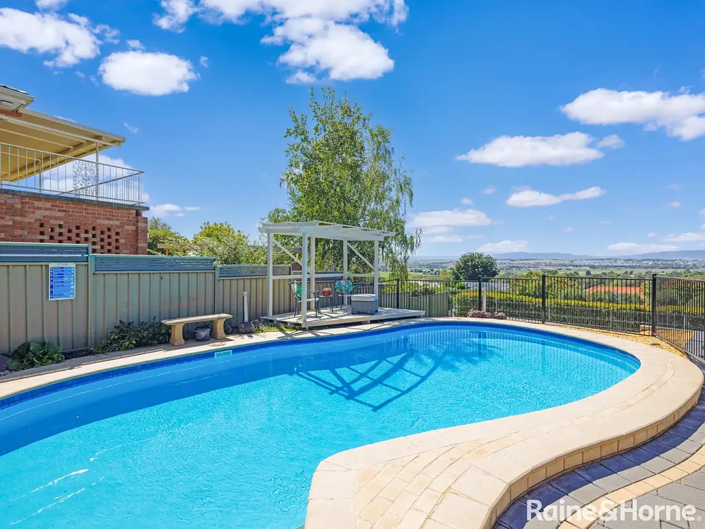 17 Lorimer Street, Llanarth, NSW 2795