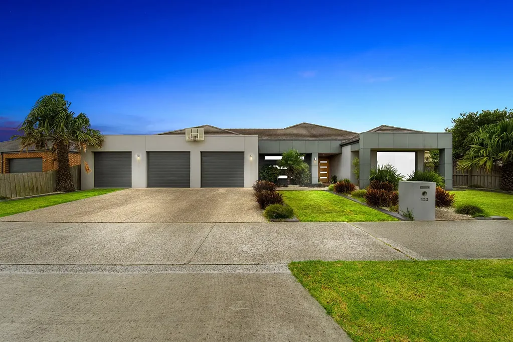 Traralgon 5ਬੈੱਡਰੂਮ Luxury Living on Breed Street!
