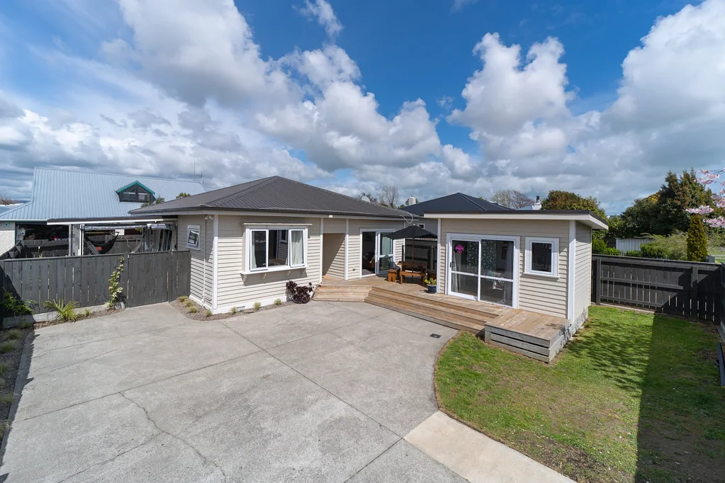 Palmerston North Central 3कमरा Modernised, Double Glazed, Central & Studio!