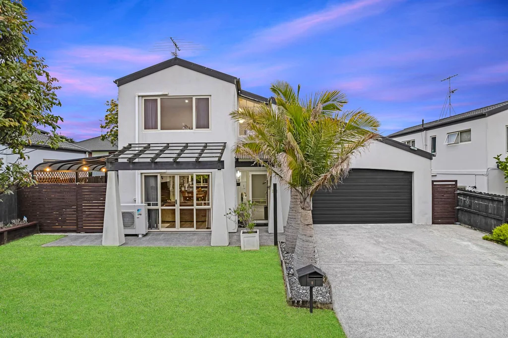 Flat Bush 3ห้องนอน Step into a New Chapter of Stylish Living!