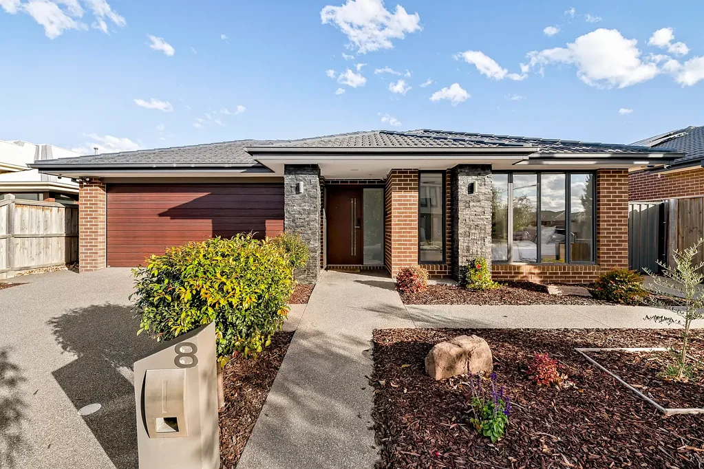 8 Vautier Avenue, Mickleham, VIC 3064