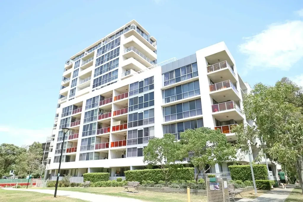 Rare Split Level 2 Bedroom in Mascot