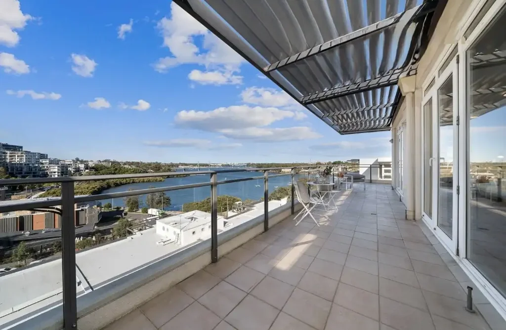 Penthouse Living | Prime Location