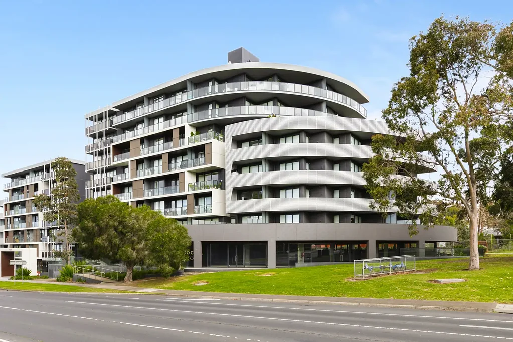 Bundoora 1房 壮丽公园景观 开放式起居区 全设备厨房 宽敞卧室 低维护生活 360度城市景观 公共交通便捷 Contemporary Comfort with Breathtaking Park Views