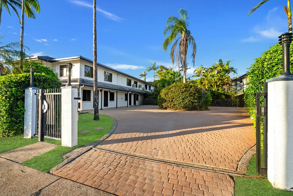 Cairns North 2Zimmer Secure, Central, Low-Maintenance Living