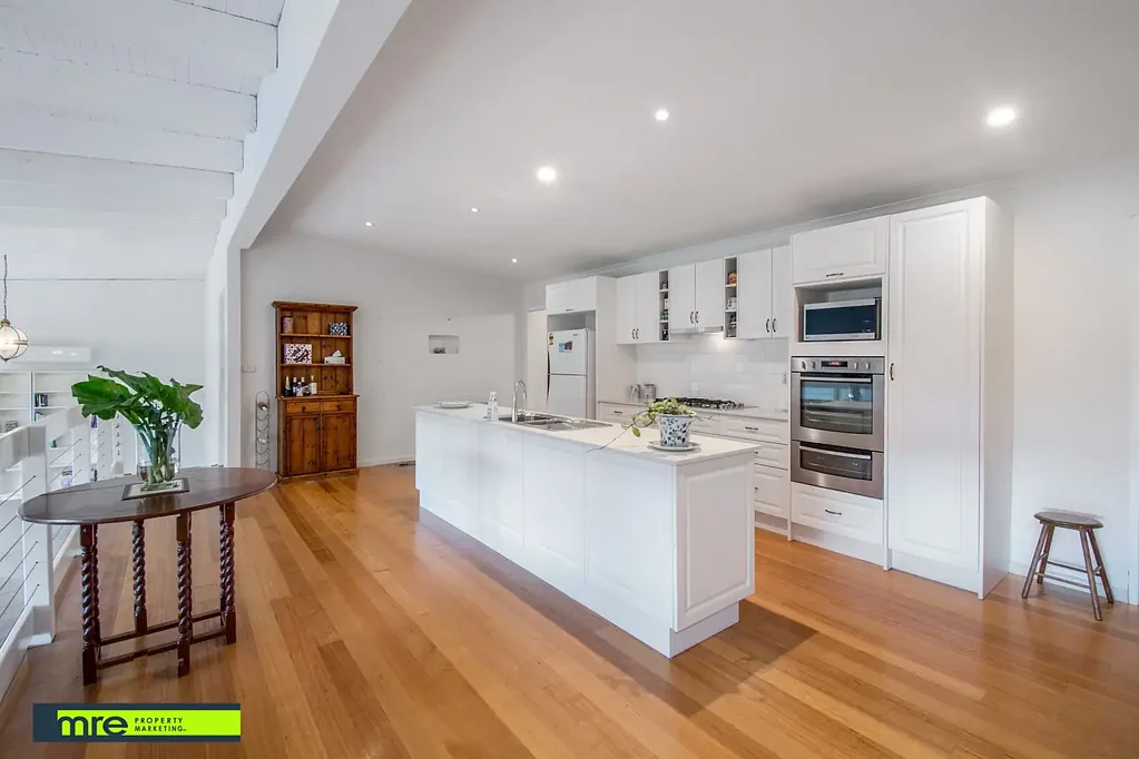 Monbulk 4房 宽敞3卧2卫  独立1卧工作室  餐馆主街近邻  交通便利之选 Dual Living with views !!