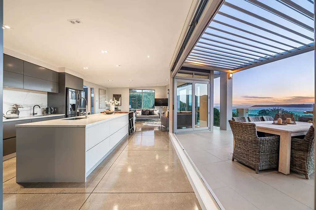 Plimmerton 4房  Motivated Sale – Strength Meets Style