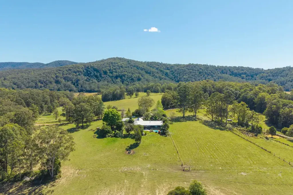 Mortons Creek  HORSES, CATTLE, LIFESTYLE