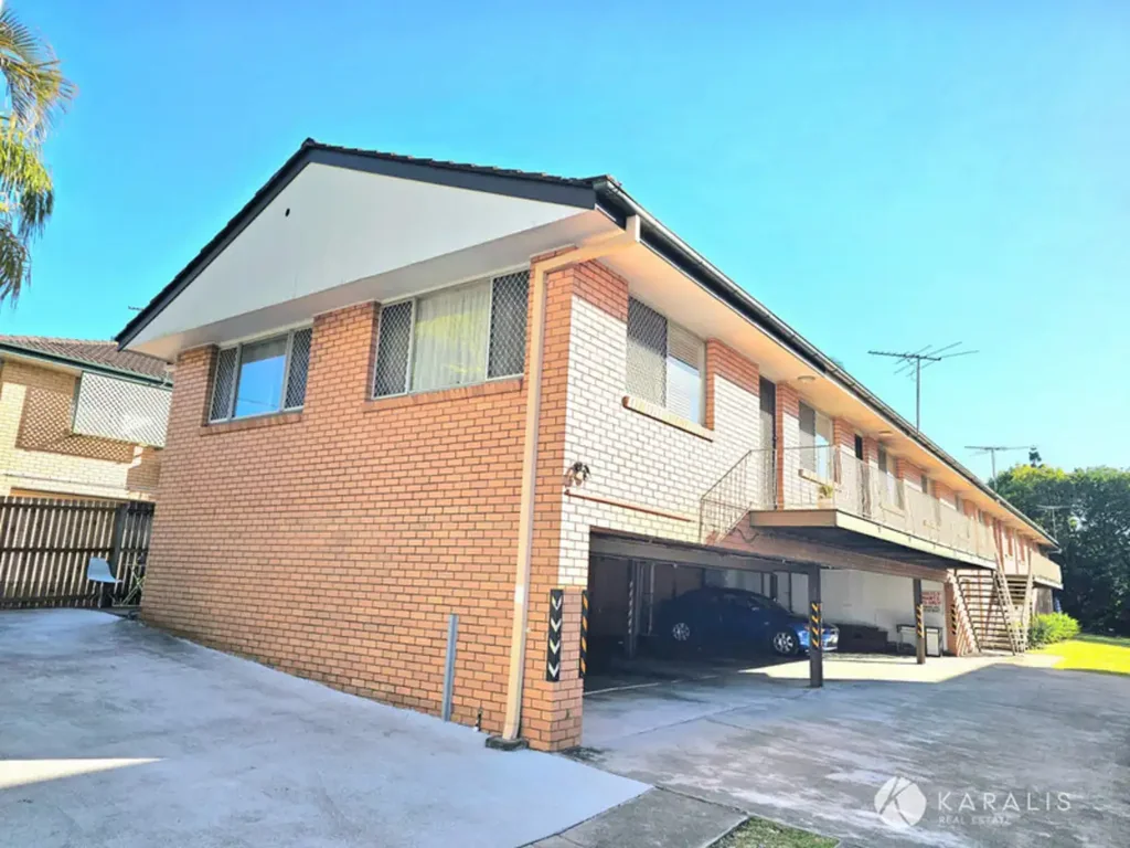Furnished Three Bedroom Apartment Walking Distance to Westfield Chermside