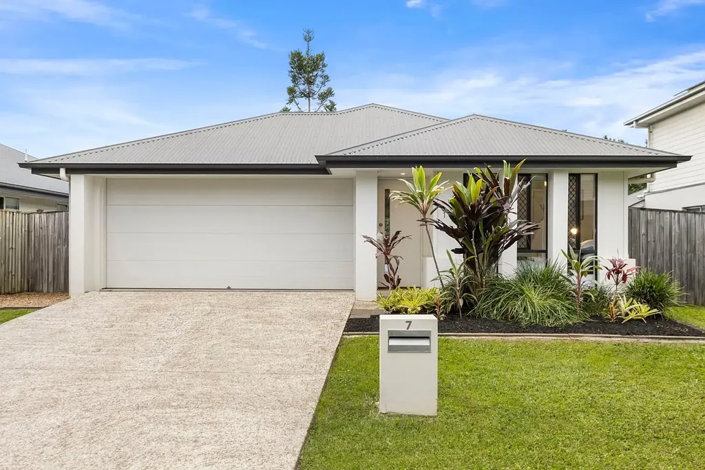7 Pine Place, Upper Kedron, QLD 4055