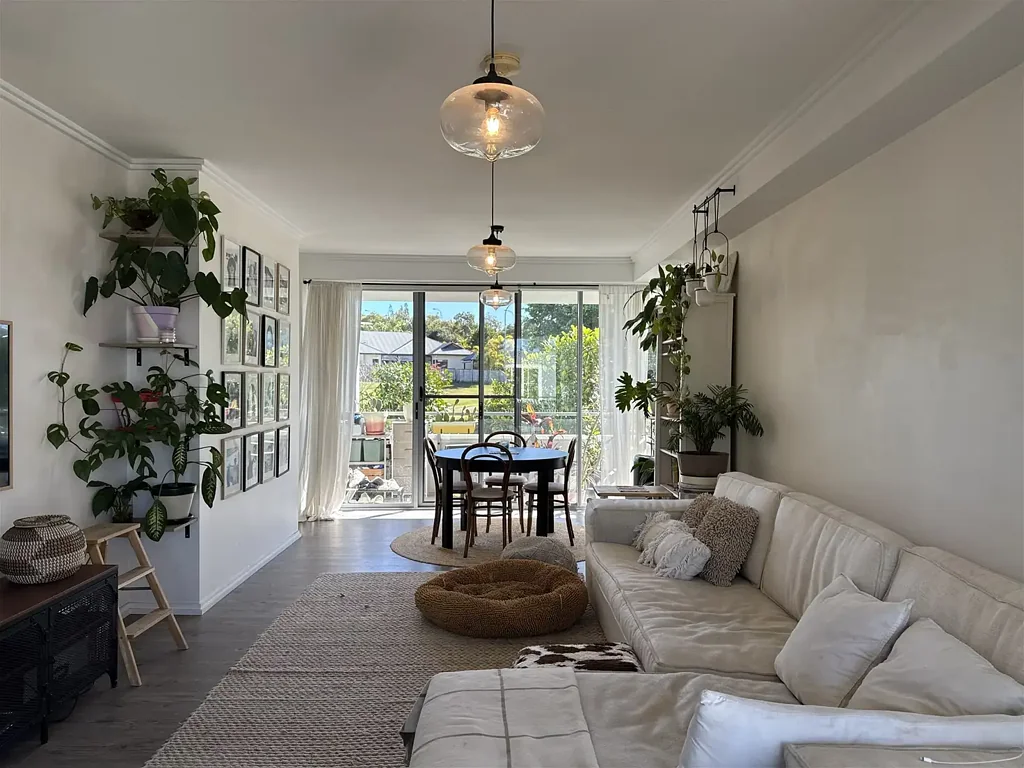 Two-bedroom apartment ground floor with water views