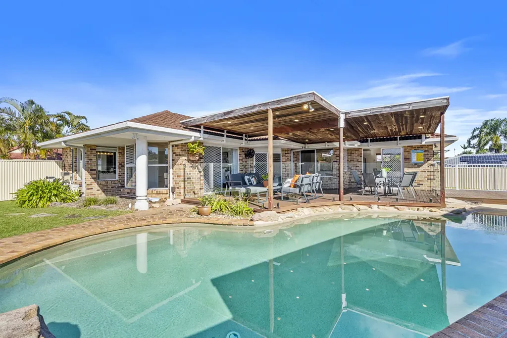 Parkwood 4ห้องนอน FANTASTIC FAMILY HOME IN HIGHLY DESIREABLE CUL-DE-SAC!!