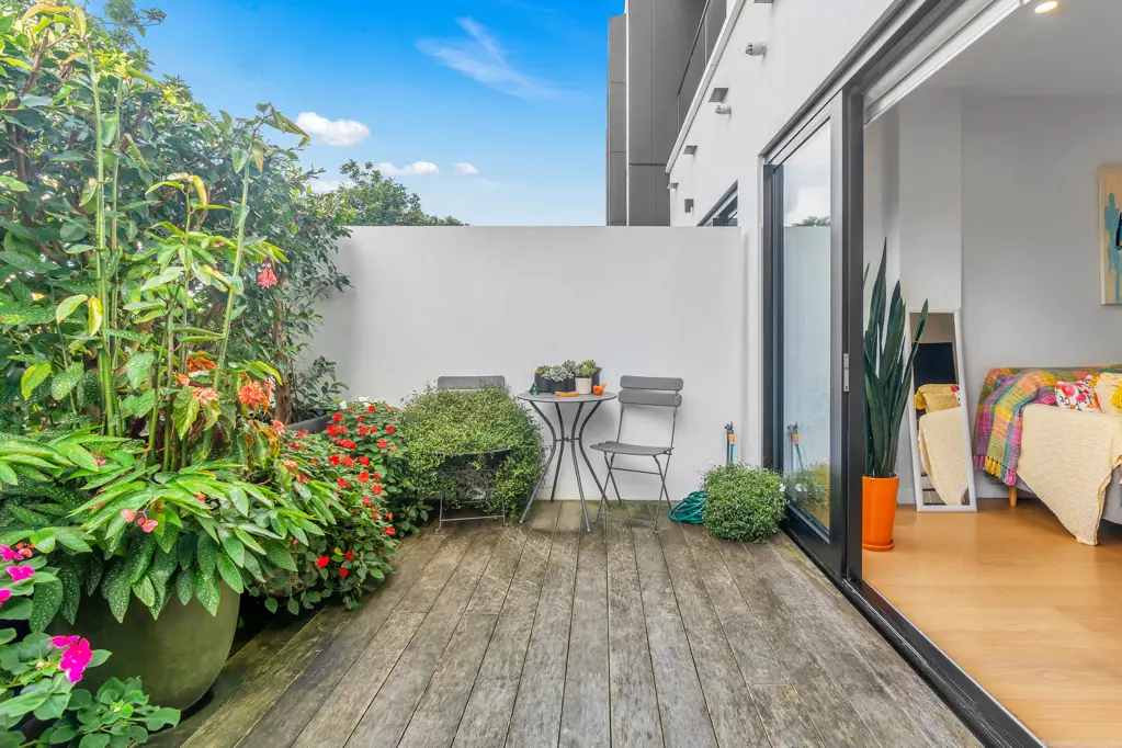 Takapuna 1房  Overseas Investor Cashing Up