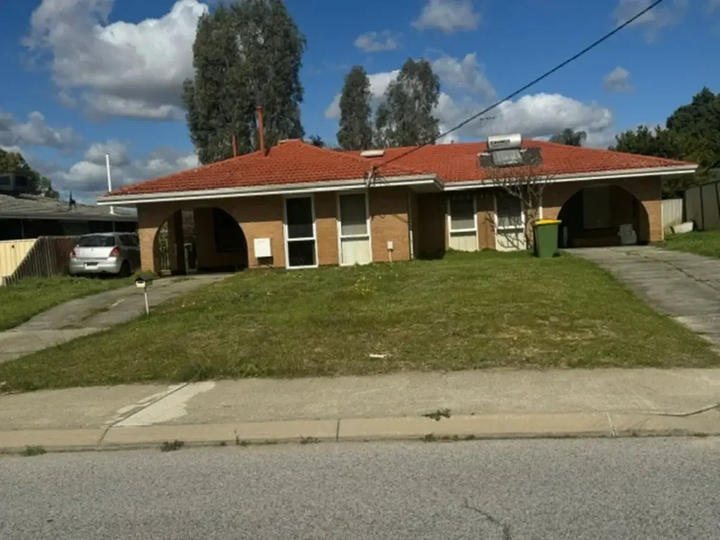 Thornlie 4બેડરૂમ 62A & 62B Lester Drive, Thornlie – Prime R60 Development Opportunity