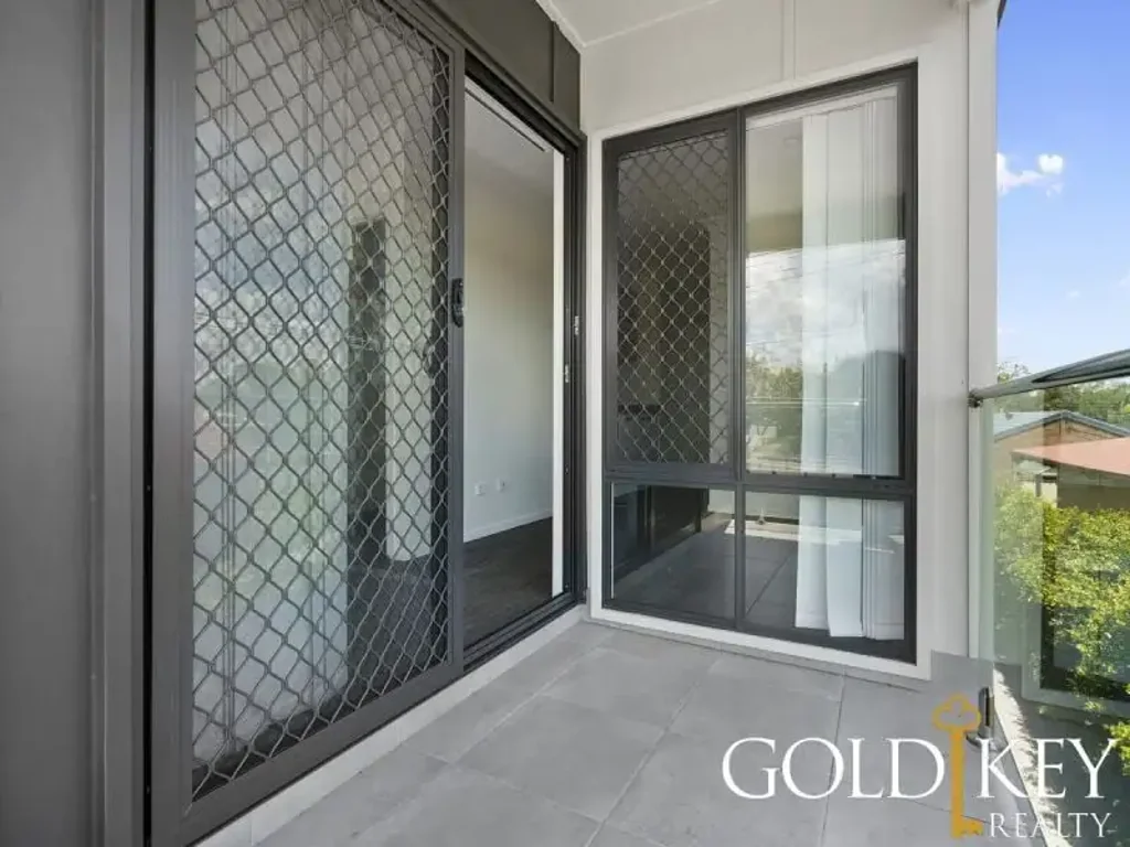 BREAK LEASE - Free Electricity included Modern duplex close to Logan Hospital