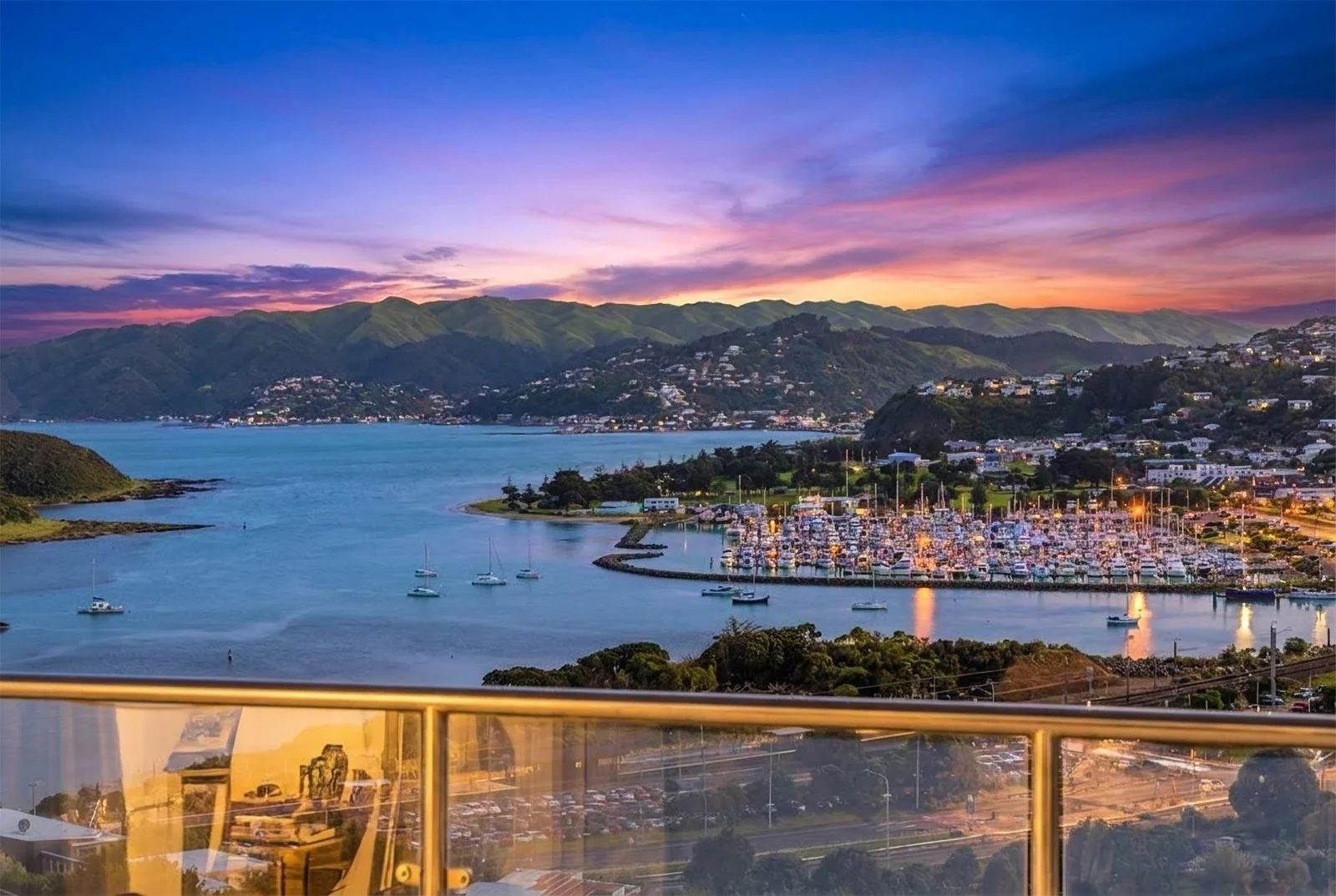 Papakowhai 4ਬੈੱਡਰੂਮ GRANDSTAND VIEWS - Deadline Sale - BEO $795,000