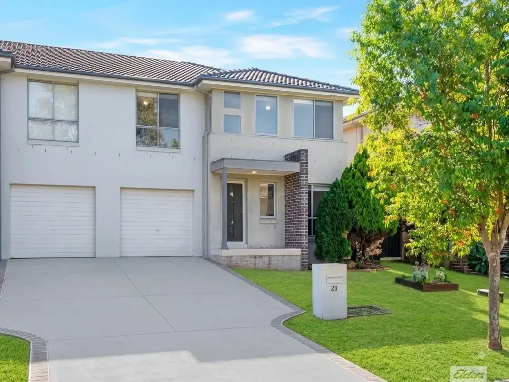 Modern Living in the Exclusive Panorama Estate