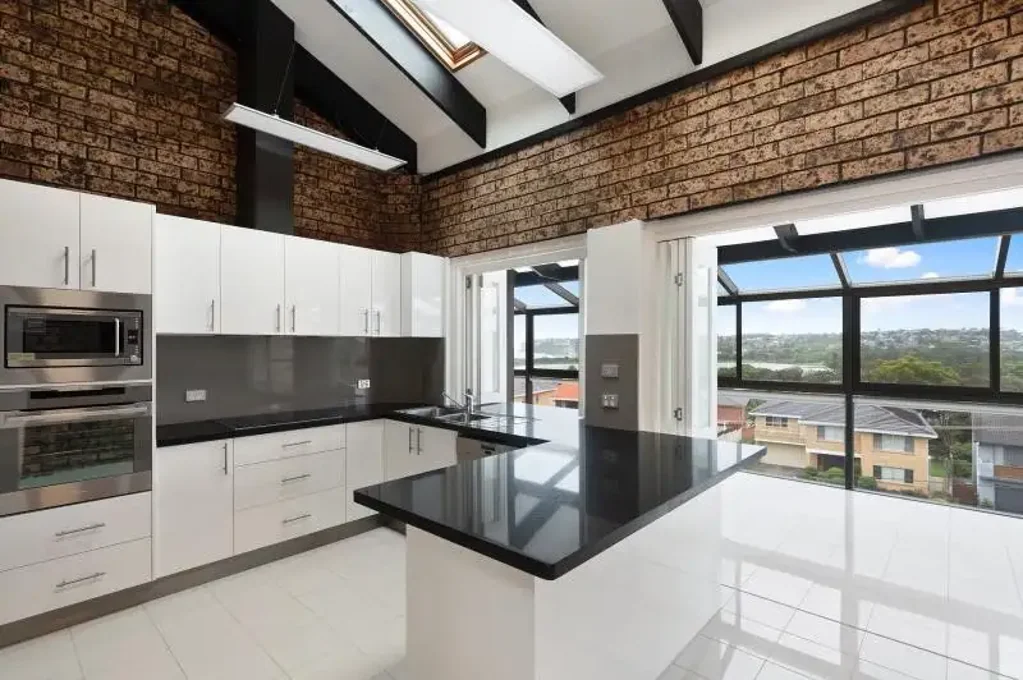 " Inspect to Appreciate Penthouse  Style Apartment with Breathtaking Views "