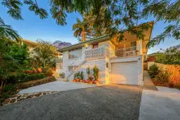 7 Banora Hills Drive, Banora Point