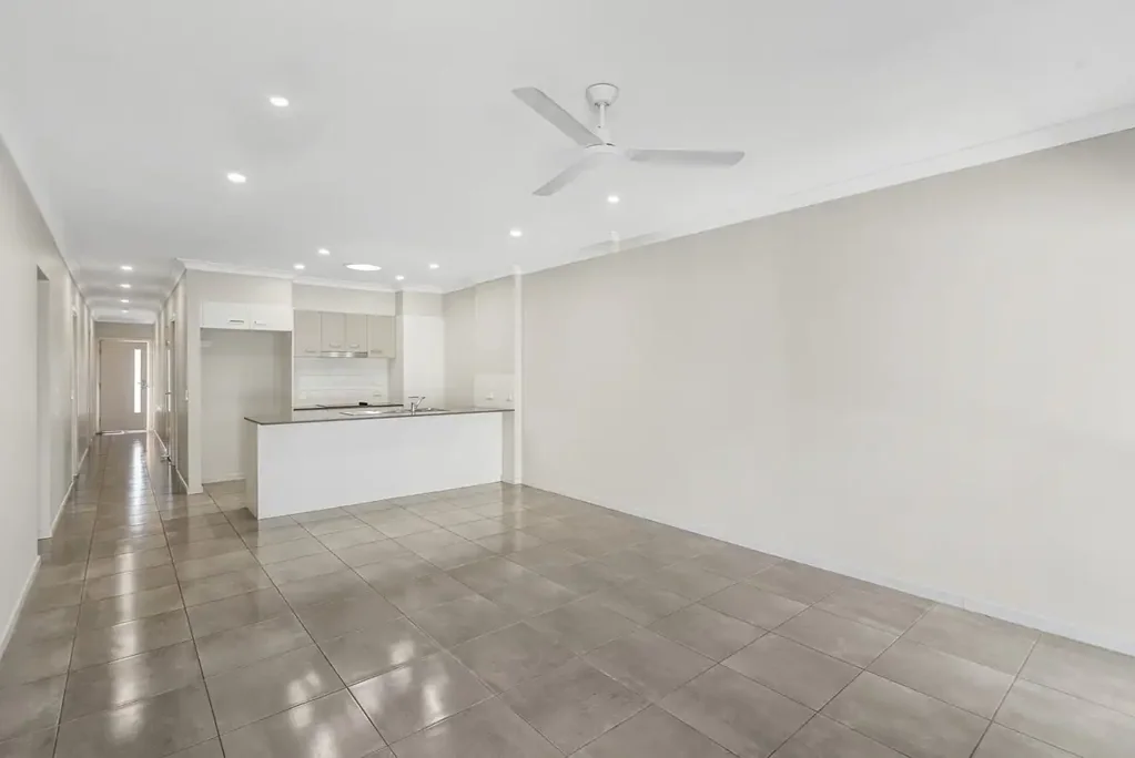 COOMERA CONVENIENCE MEETS CONTEMPORARY COMFORT