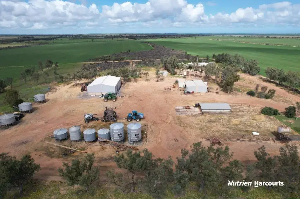 West Binnu 'Harbrook Farm' - 2,605ha (2,265ha arable)