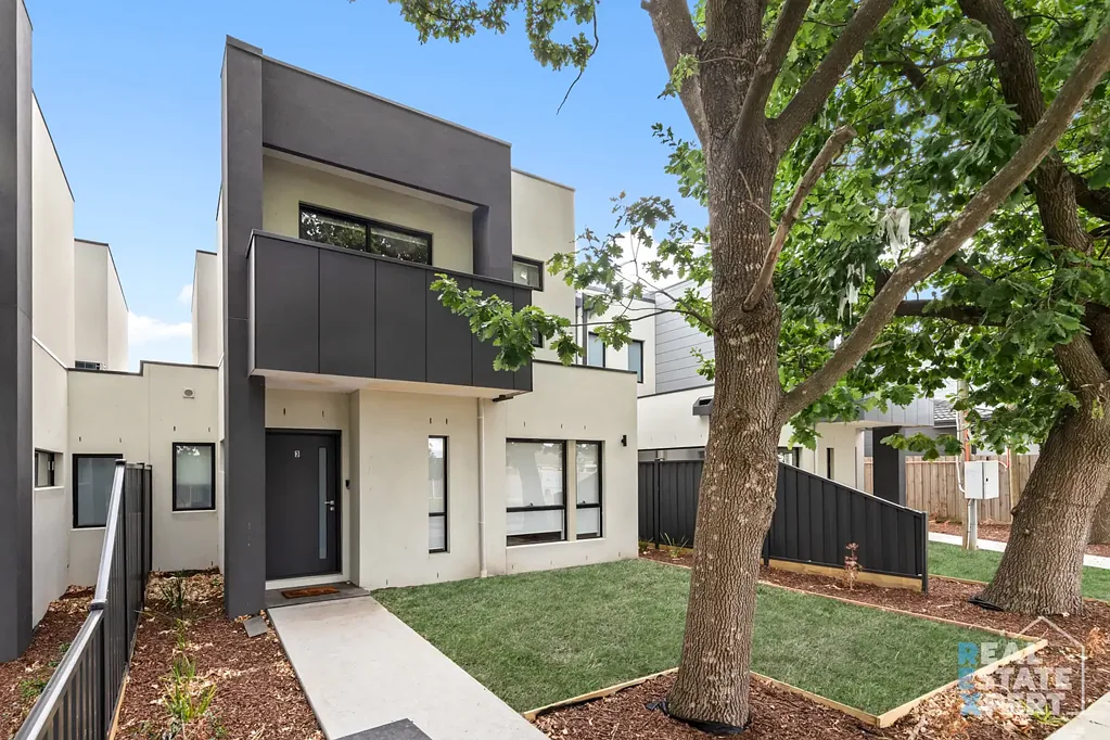 Hallam 3Kwarto Brand New with Street Frontage!