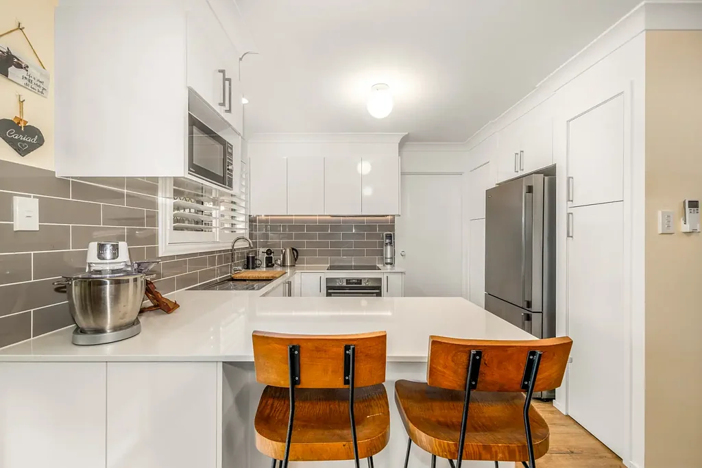 Enoggera 3Moenga Refreshed townhome in the best Enoggera pocket!