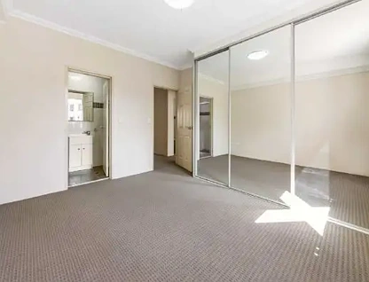 32/30 Railway Tce, Merrylands, NSW 2160, 2房, 2浴, Unit