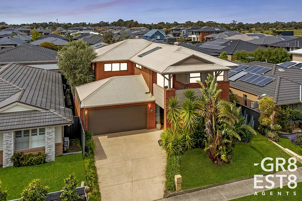 33 Jupiter Crescent, Cranbourne West, VIC 3977