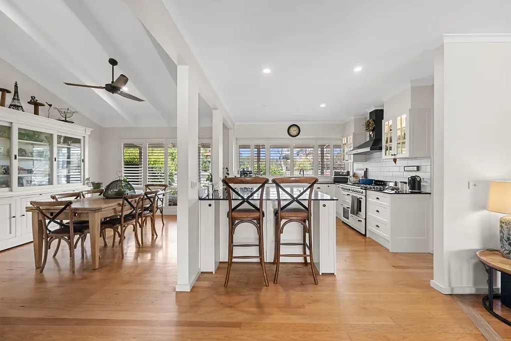 Gordon 4 Bedroom A fantastic Lifestyle property, set on 16+ wonderful acres.